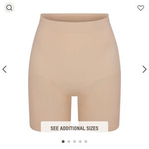 COPY - COPY - SKIMS Mid Thigh Short— Seamless Sculpt